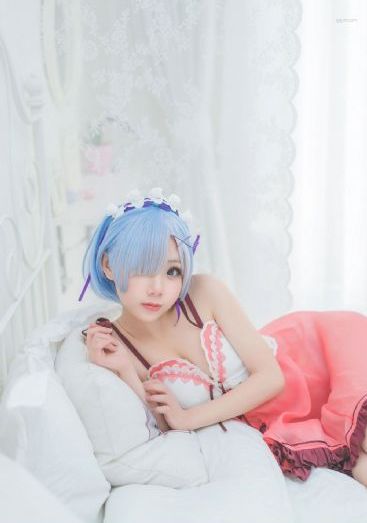 三级免费网_JVID性感写真