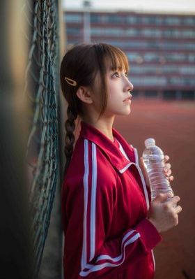 年轻女教师2在线播放_蓝光在线观看高清